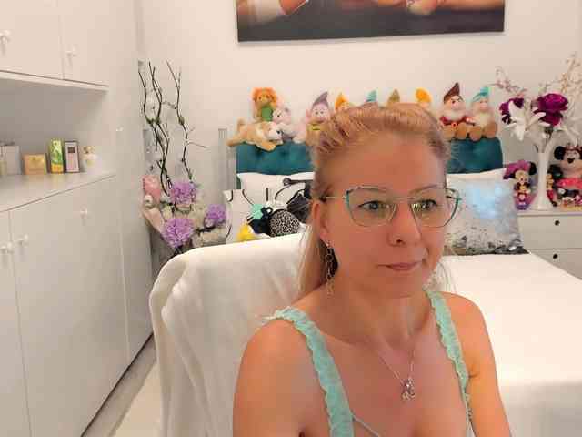 SalomeJade webcam
