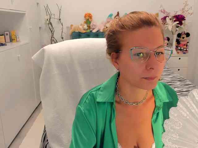 SalomeJade webcam