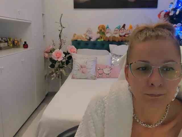 SalomeJade webcam