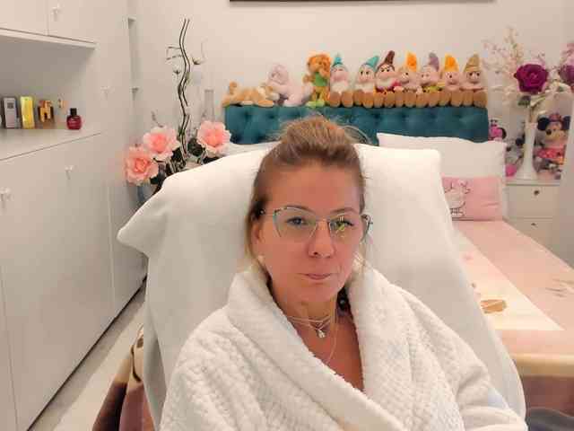 SalomeJade webcam