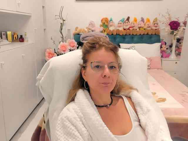 SalomeJade webcam