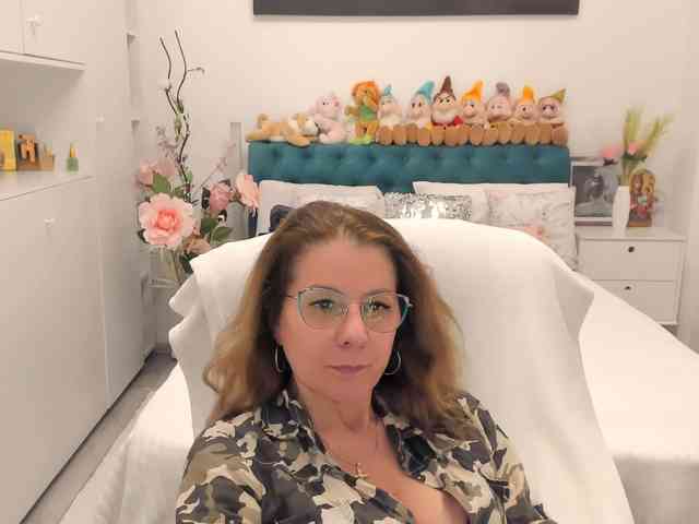 SalomeJade Live Webcam on BongaCams