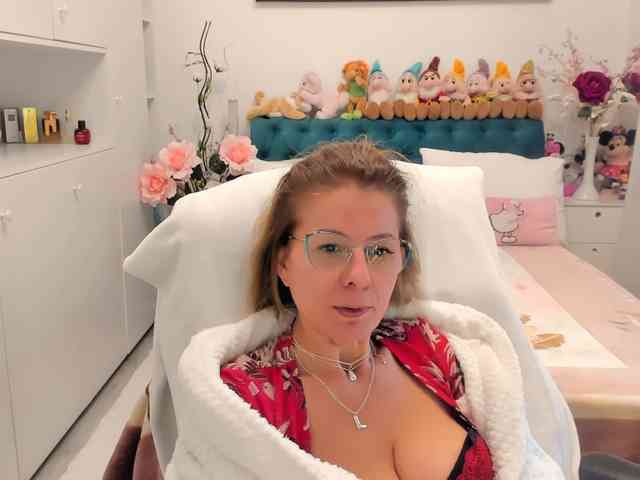 SalomeJade webcam