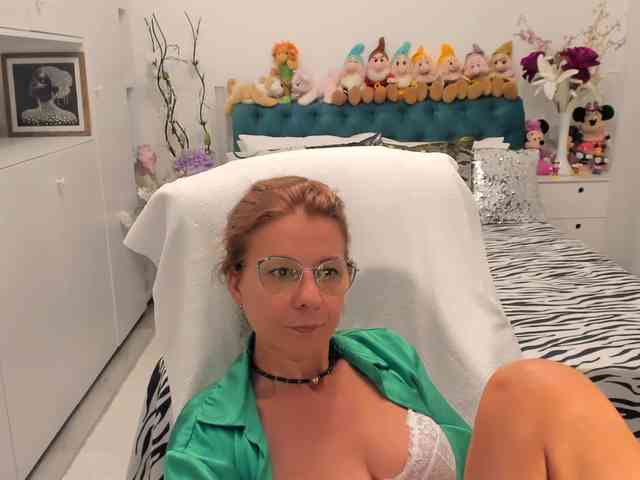 SalomeJade webcam