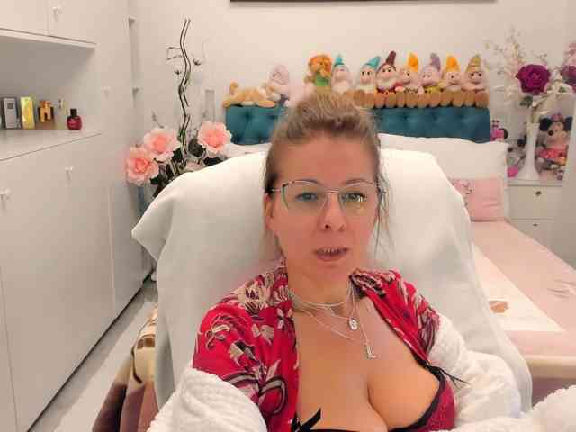 SalomeJade webcam