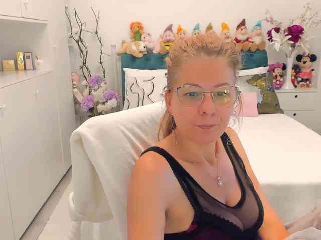 SalomeJade webcam