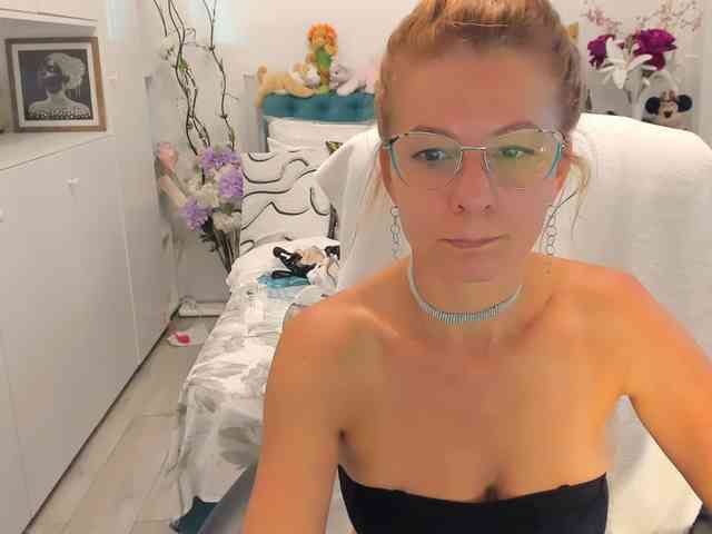 SalomeJade webcam