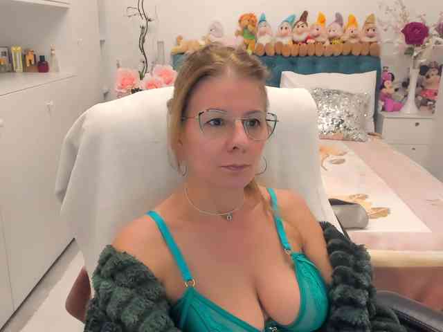 SalomeJade webcam
