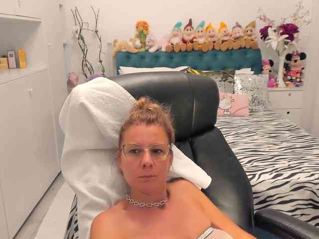 SalomeJade webcam