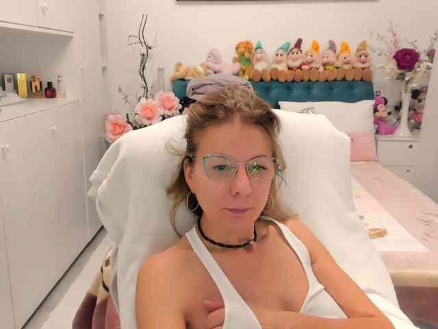 SalomeJade webcam