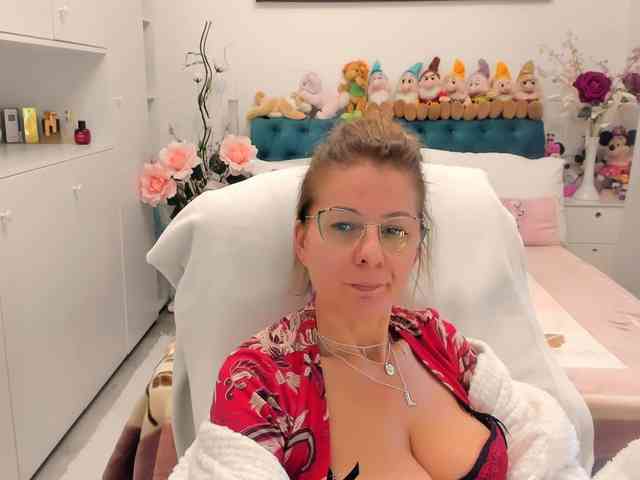SalomeJade webcam