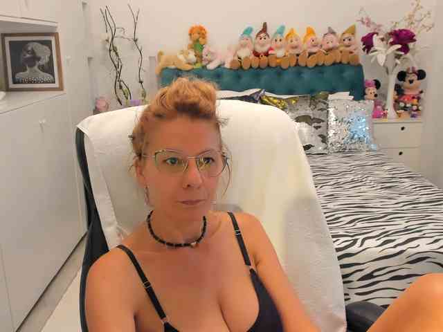 SalomeJade webcam