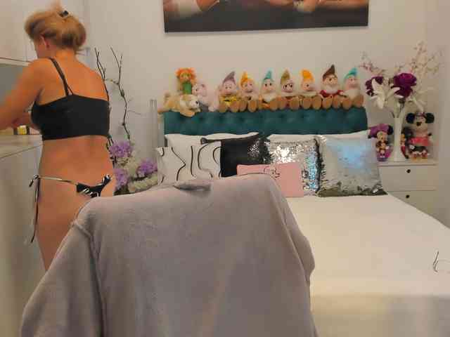 SalomeJade webcam