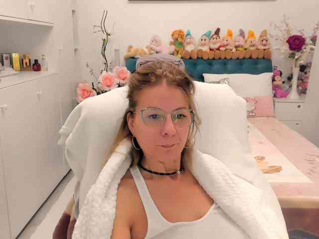 SalomeJade webcam