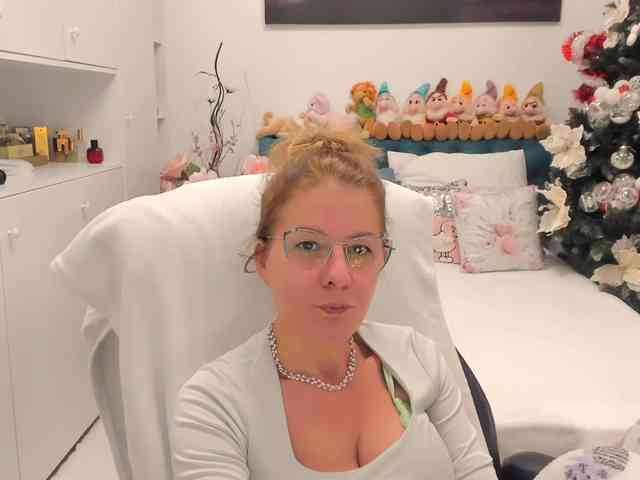 SalomeJade webcam