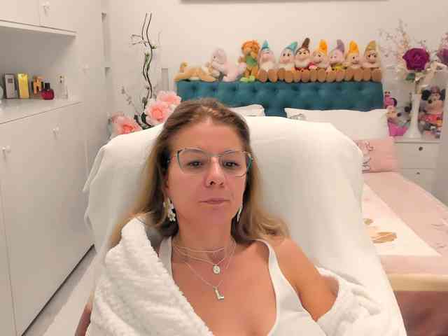 SalomeJade webcam
