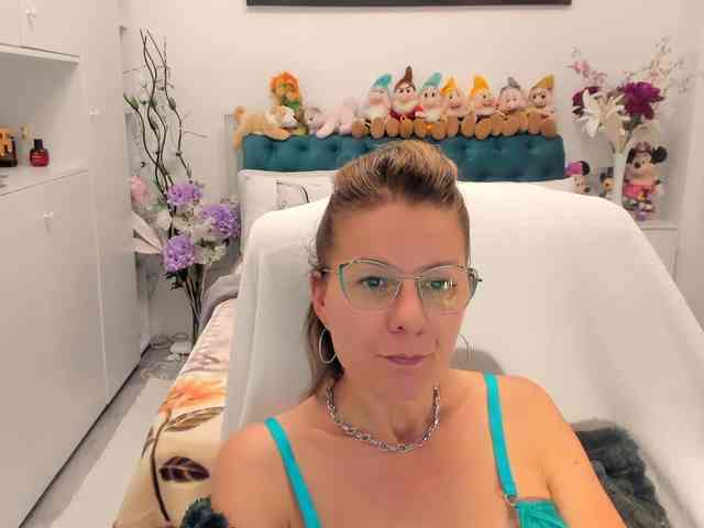 SalomeJade webcam