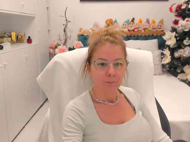 SalomeJade webcam