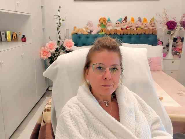 SalomeJade webcam