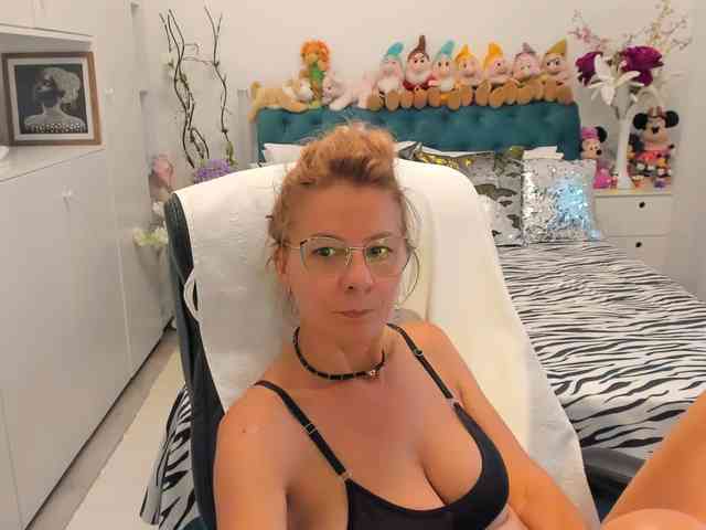 SalomeJade webcam