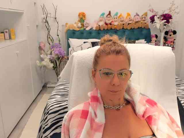 SalomeJade webcam