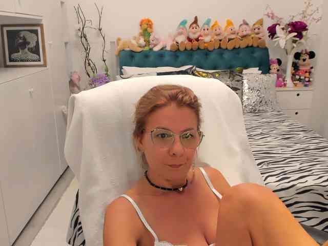 SalomeJade webcam