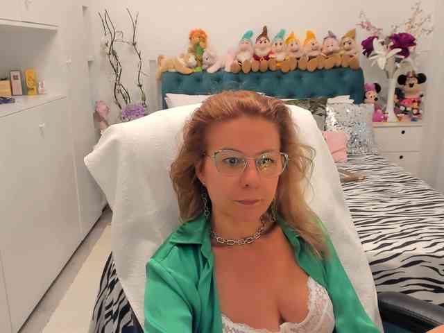 SalomeJade webcam
