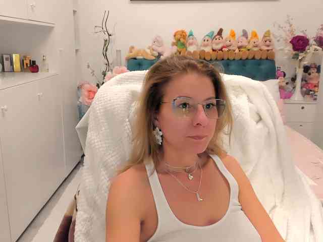 SalomeJade webcam