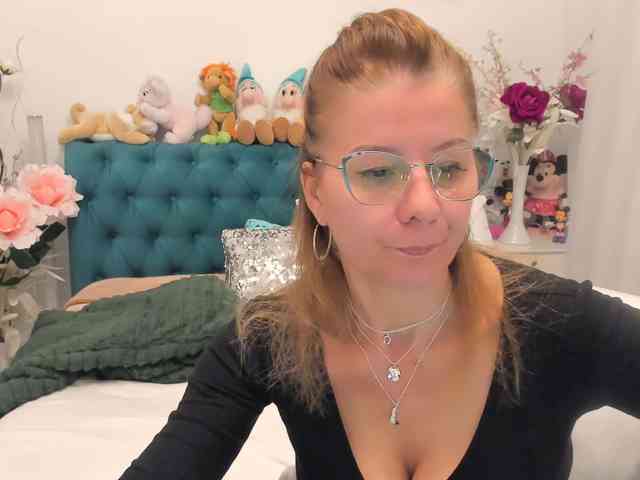SalomeJade webcam