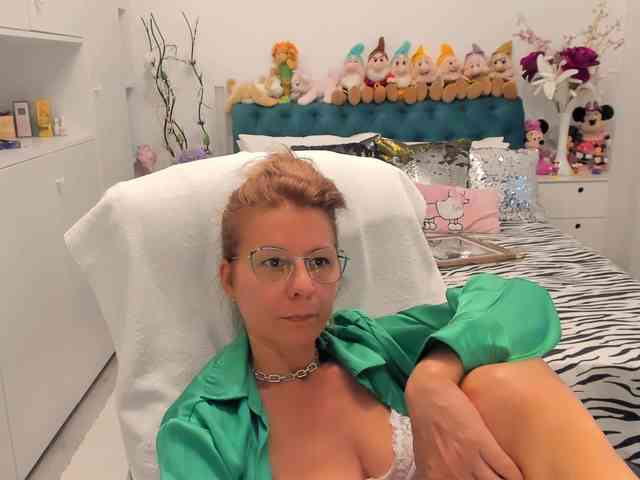SalomeJade webcam