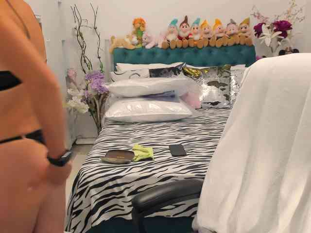 SalomeJade webcam