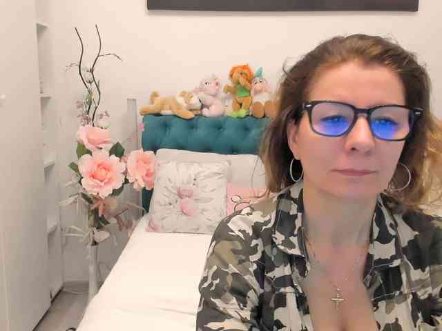 SalomeJade webcam