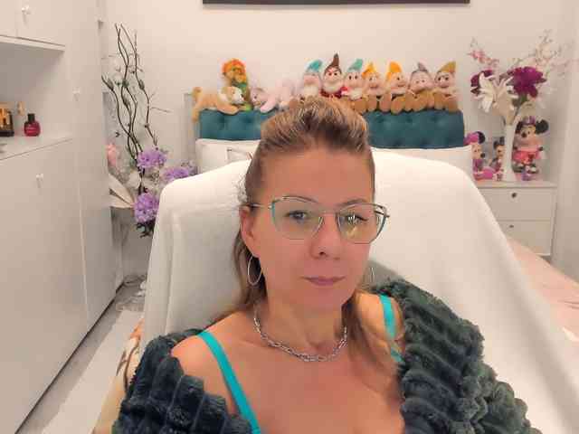 SalomeJade webcam