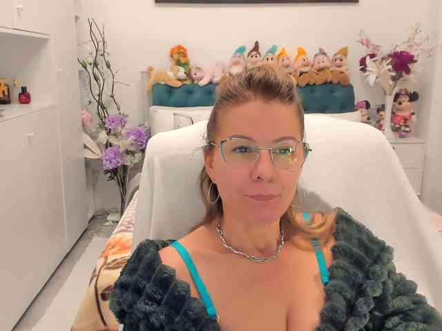 SalomeJade webcam