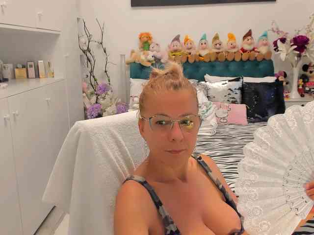 SalomeJade webcam