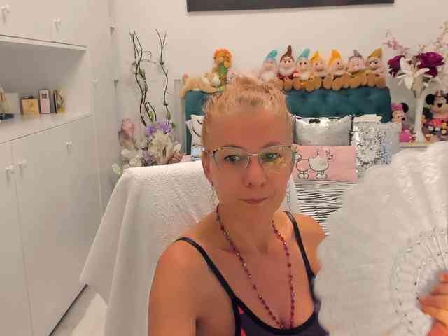 SalomeJade webcam