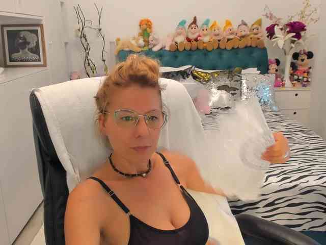 SalomeJade webcam