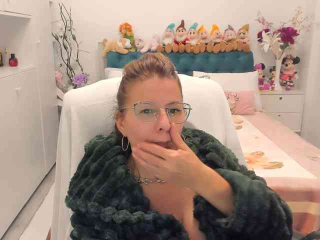 SalomeJade webcam
