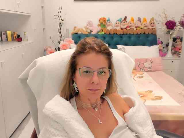 SalomeJade webcam