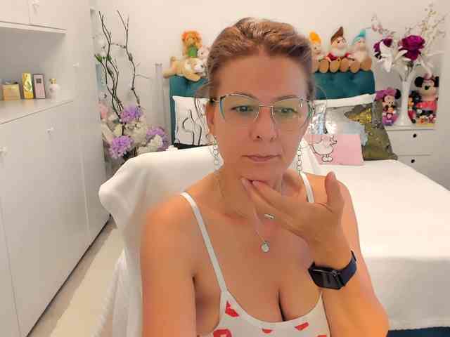 SalomeJade webcam
