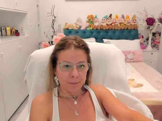 SalomeJade webcam