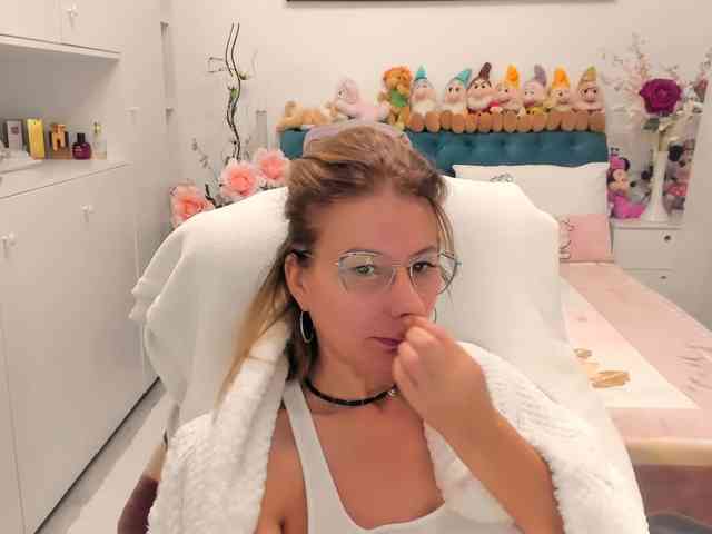 SalomeJade webcam