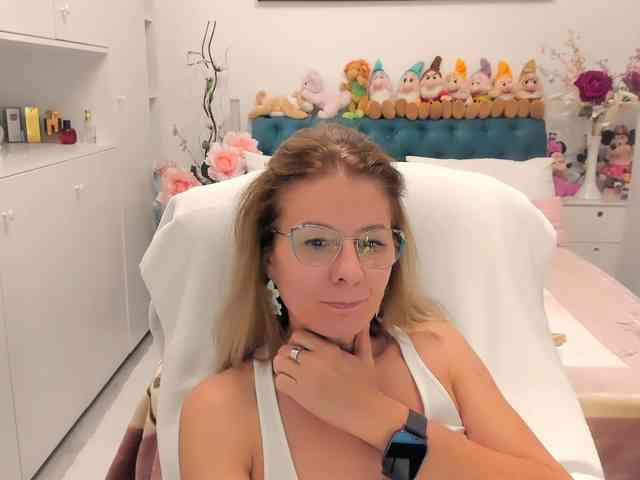 SalomeJade webcam