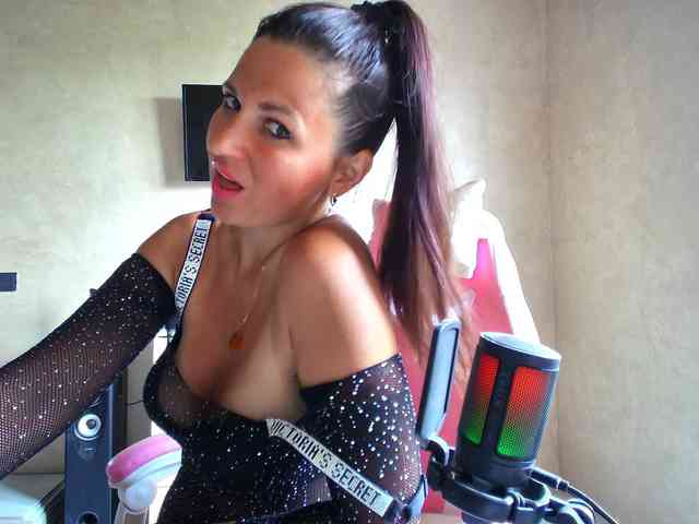 MistressMMM webcam
