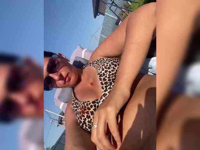 MistressMMM webcam