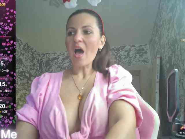 AwesomeGirlll AwesomeGirlll