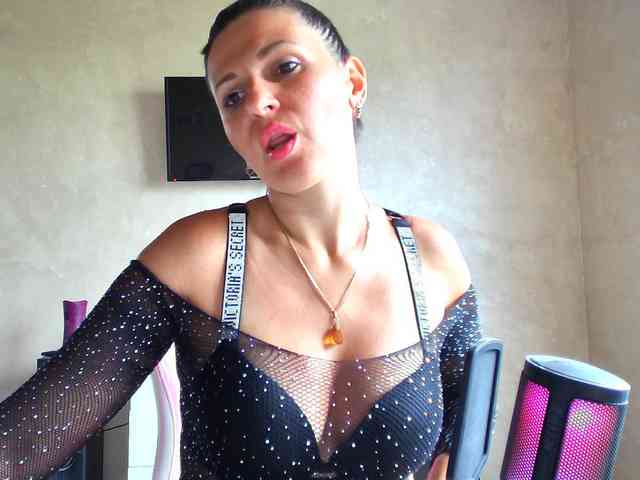 MistressMMM webcam