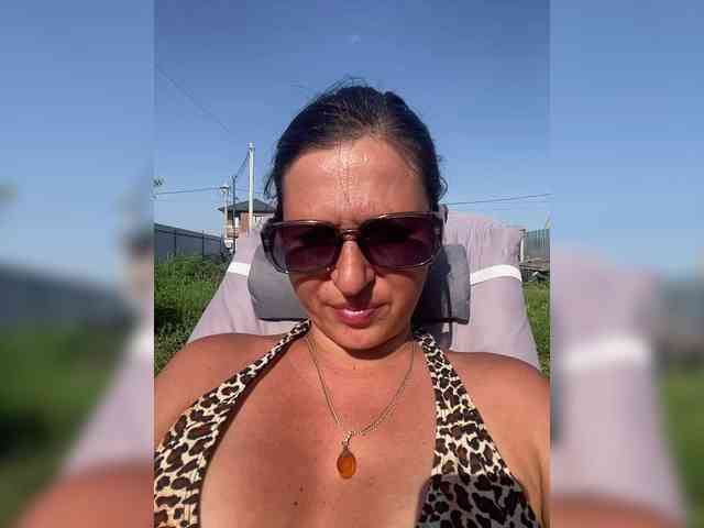 MistressMMM webcam