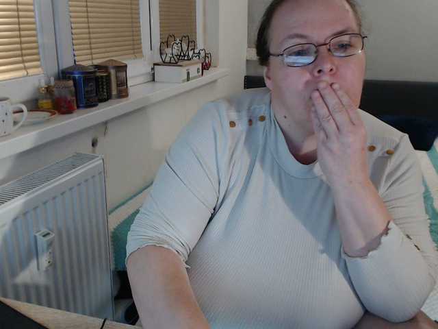 Bessy123's BongaCams show and profile