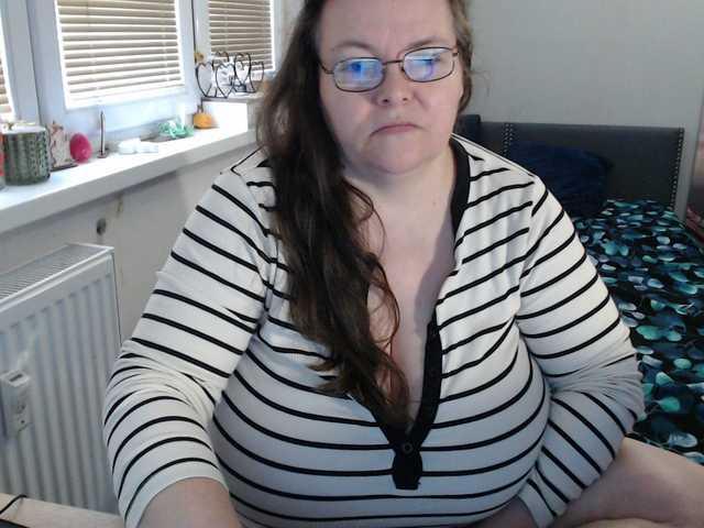 Bessy123's BongaCams show and profile